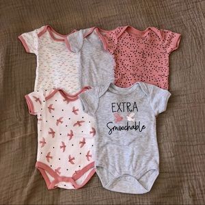 🚫 SOLD | Set of 5 Onesies